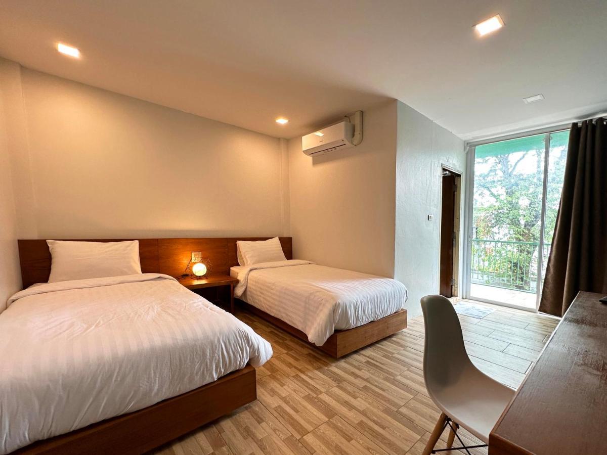 Plernpetch Hotel Сураттхани Экстерьер фото
