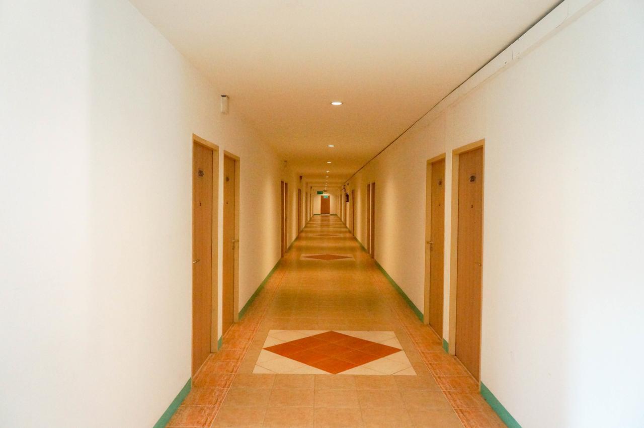 Plernpetch Hotel Сураттхани Экстерьер фото